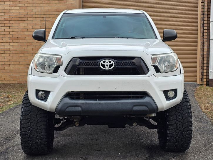 2015-toyota-tacoma-trd-off-road-for-sale-03