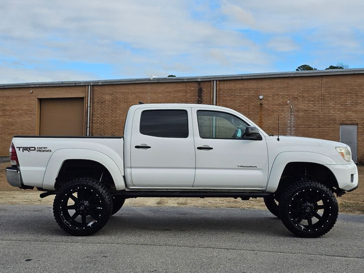 2015-toyota-tacoma-trd-off-road-for-sale-04