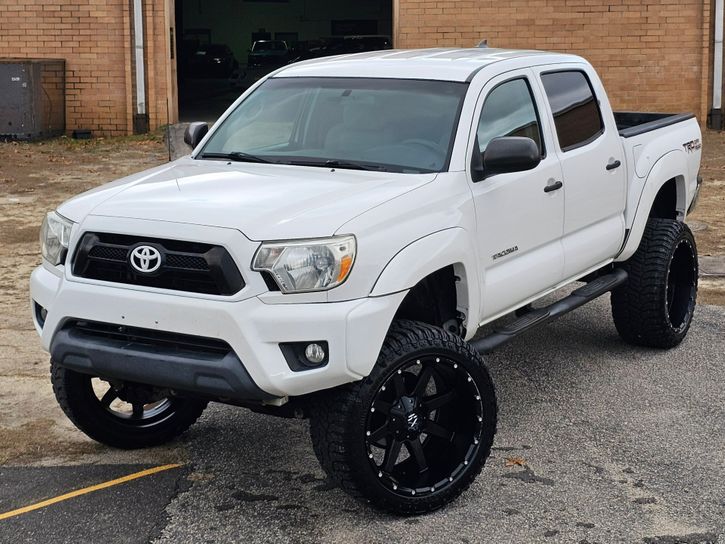 2015-toyota-tacoma-trd-off-road-for-sale-06