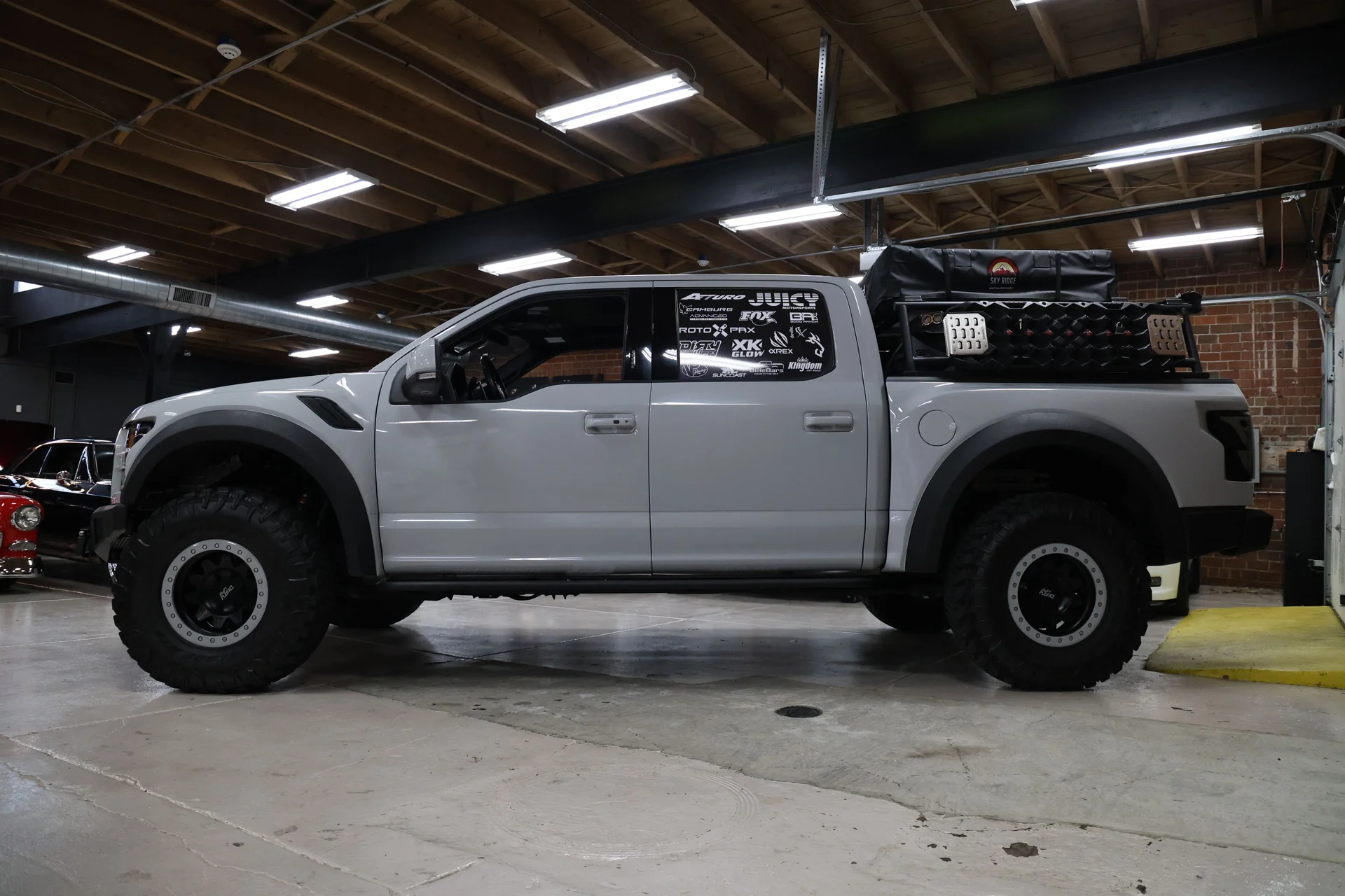 2017-ford-f150-raptor-wide-body (35)