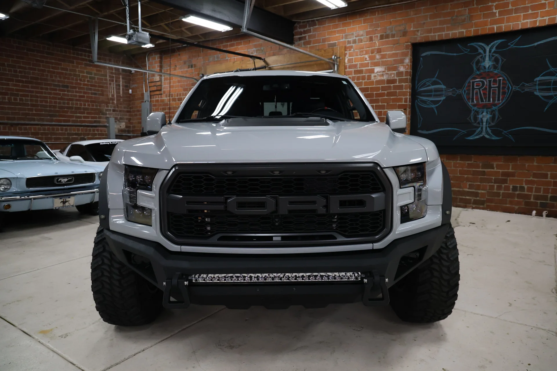 2017-ford-f150-raptor-wide-body (4)