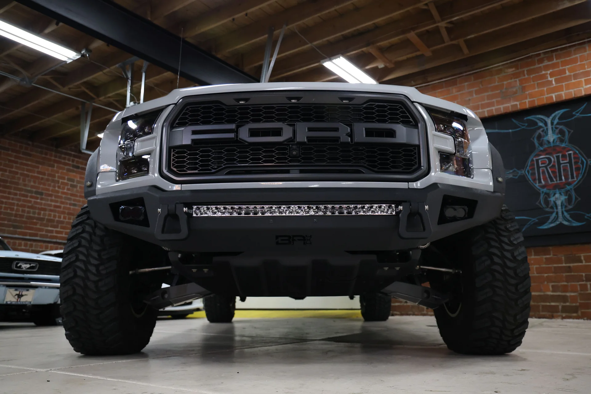 2017-ford-f150-raptor-wide-body (5)