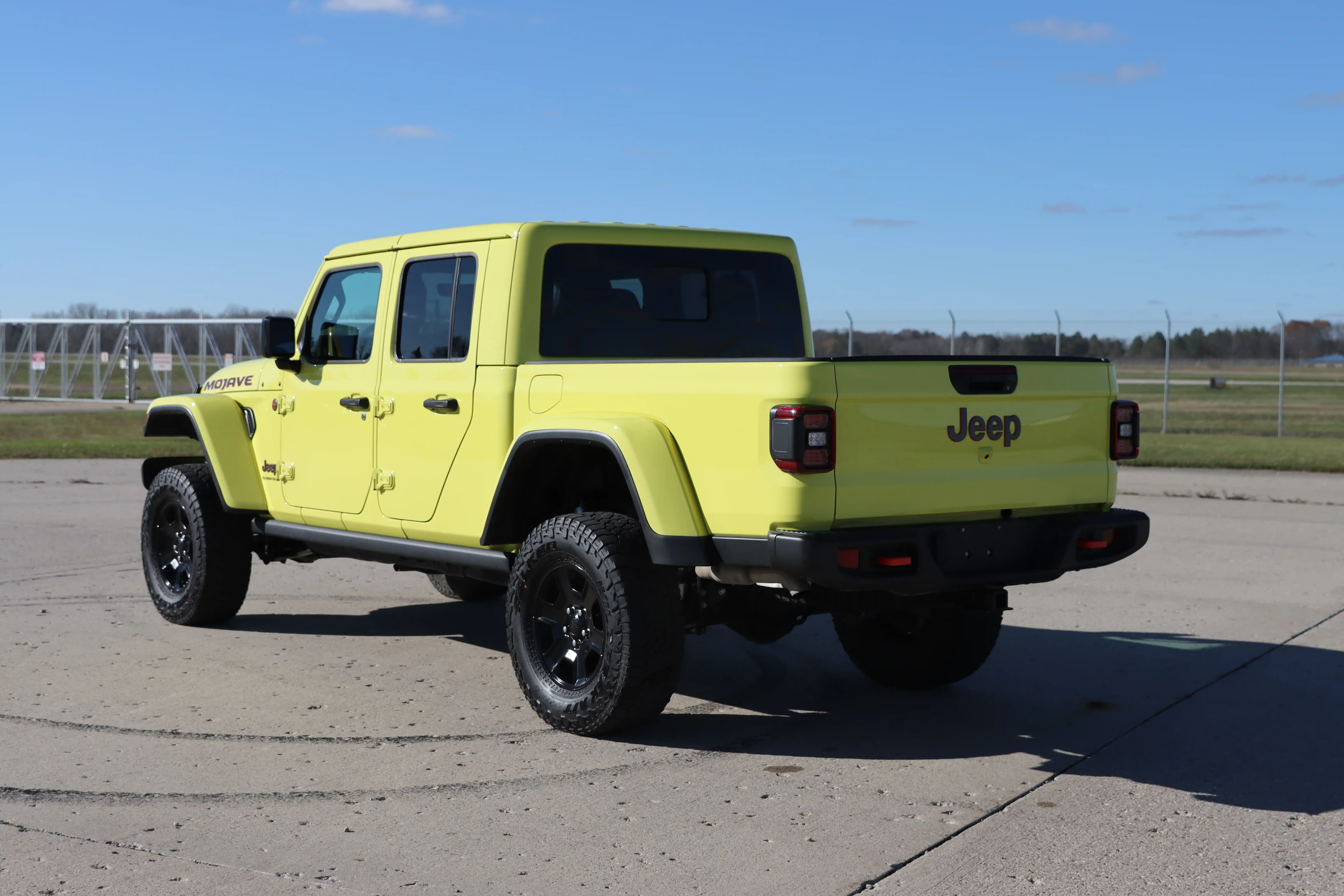 2023-jeep-gladiator-mojave-for-sale-04