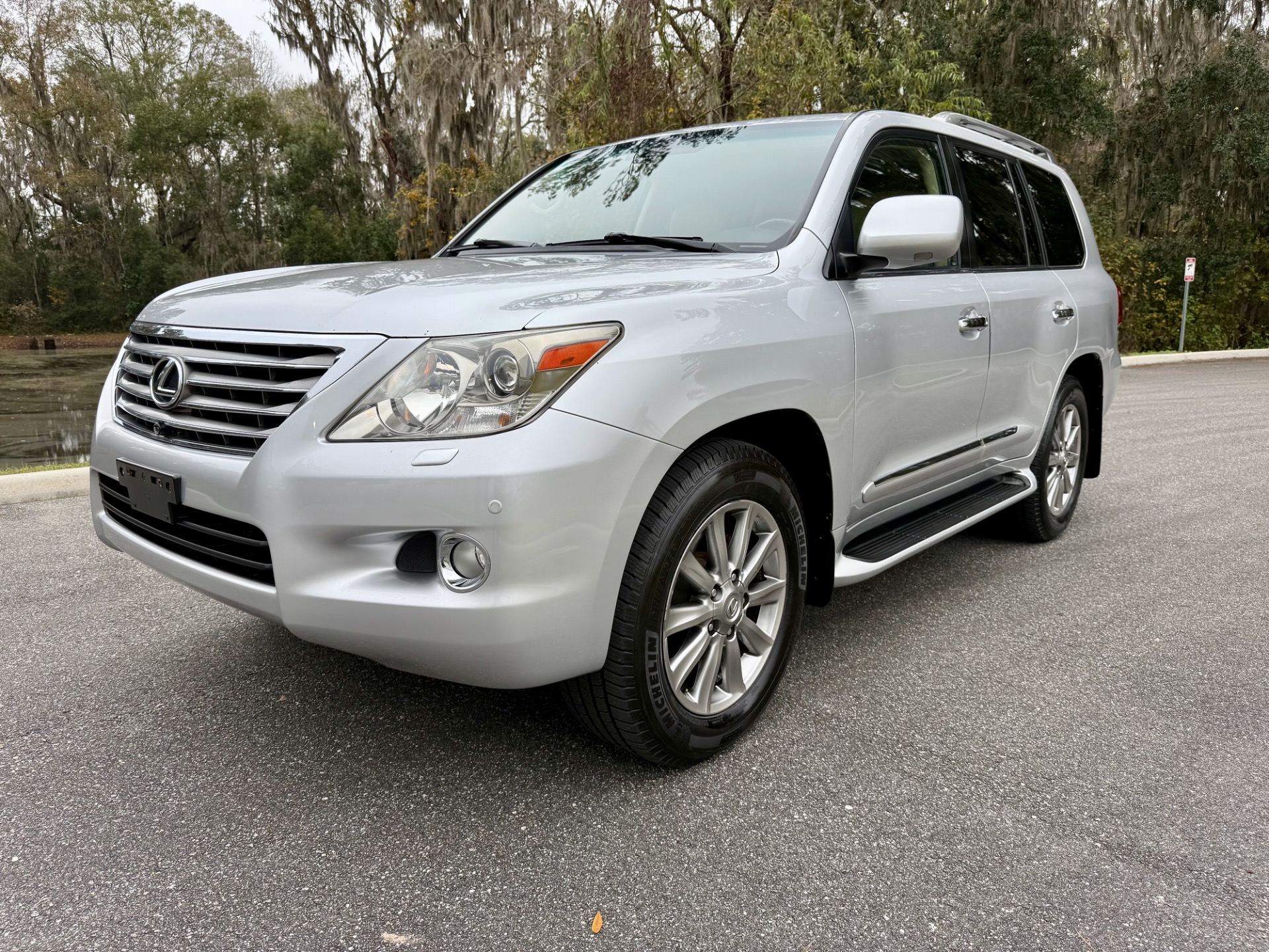 Used-2010-Lexus-LX-570-MERCURY-SILVER-BEAUTIFUL!-1735326712