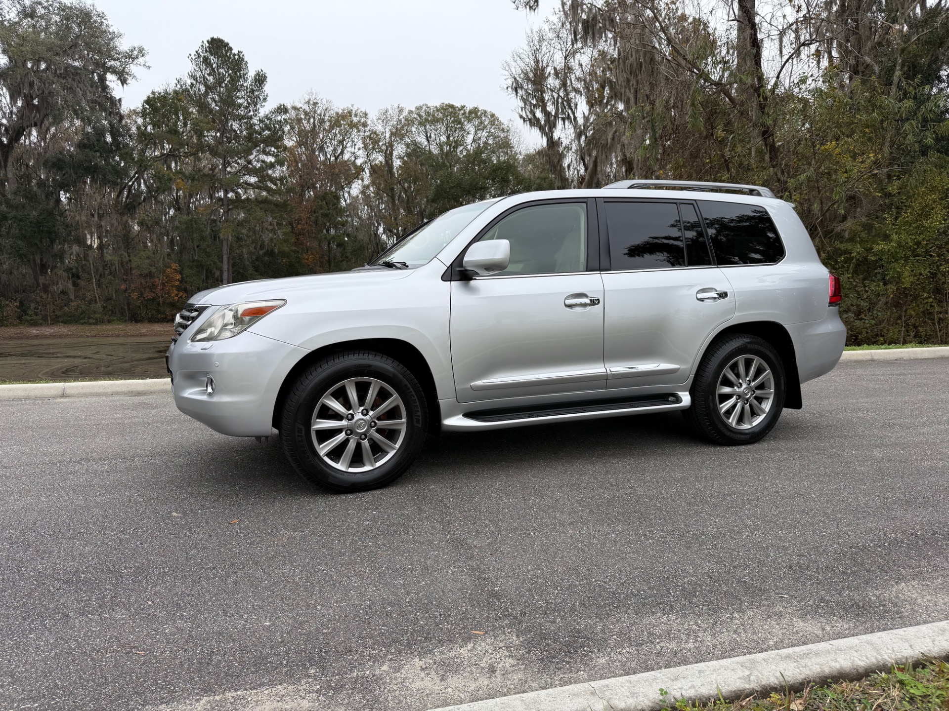 Used-2010-Lexus-LX-570-MERCURY-SILVER-BEAUTIFUL!-1735326713