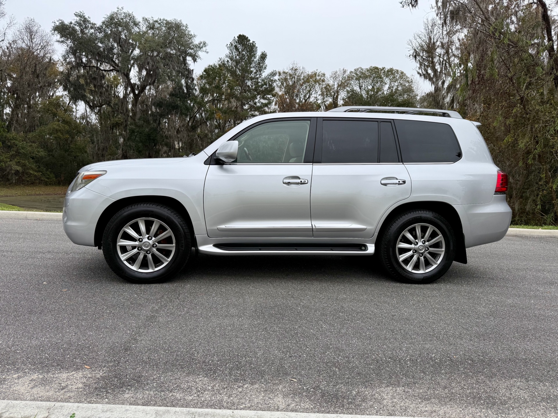 Used-2010-Lexus-LX-570-MERCURY-SILVER-BEAUTIFUL!-1735326714