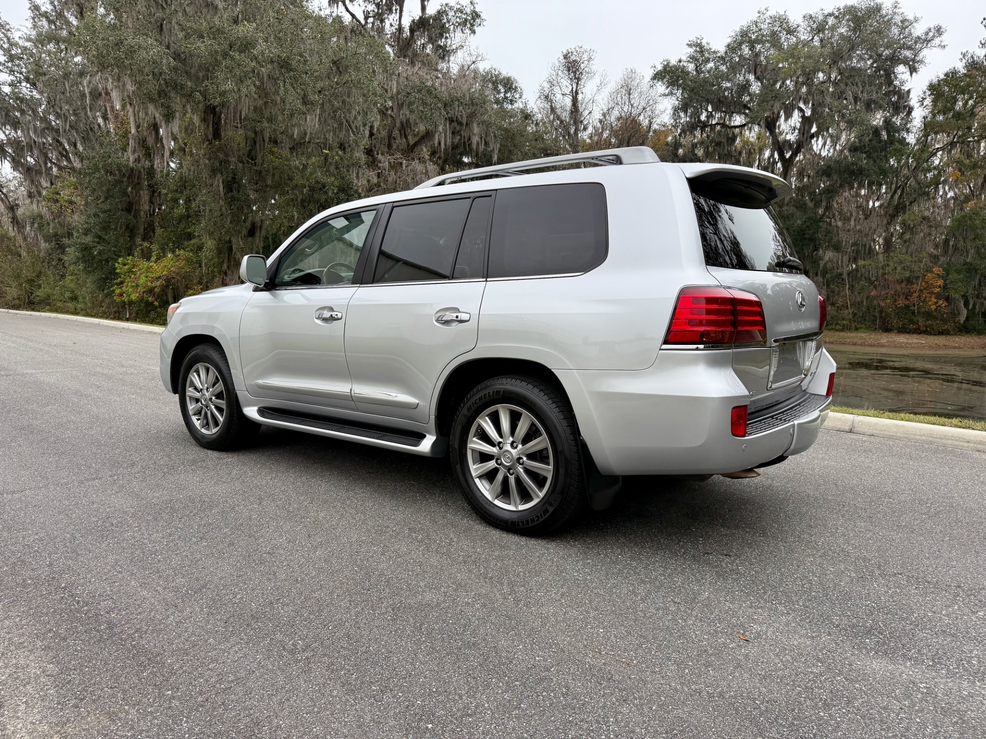 Used-2010-Lexus-LX-570-MERCURY-SILVER-BEAUTIFUL!-1735326715