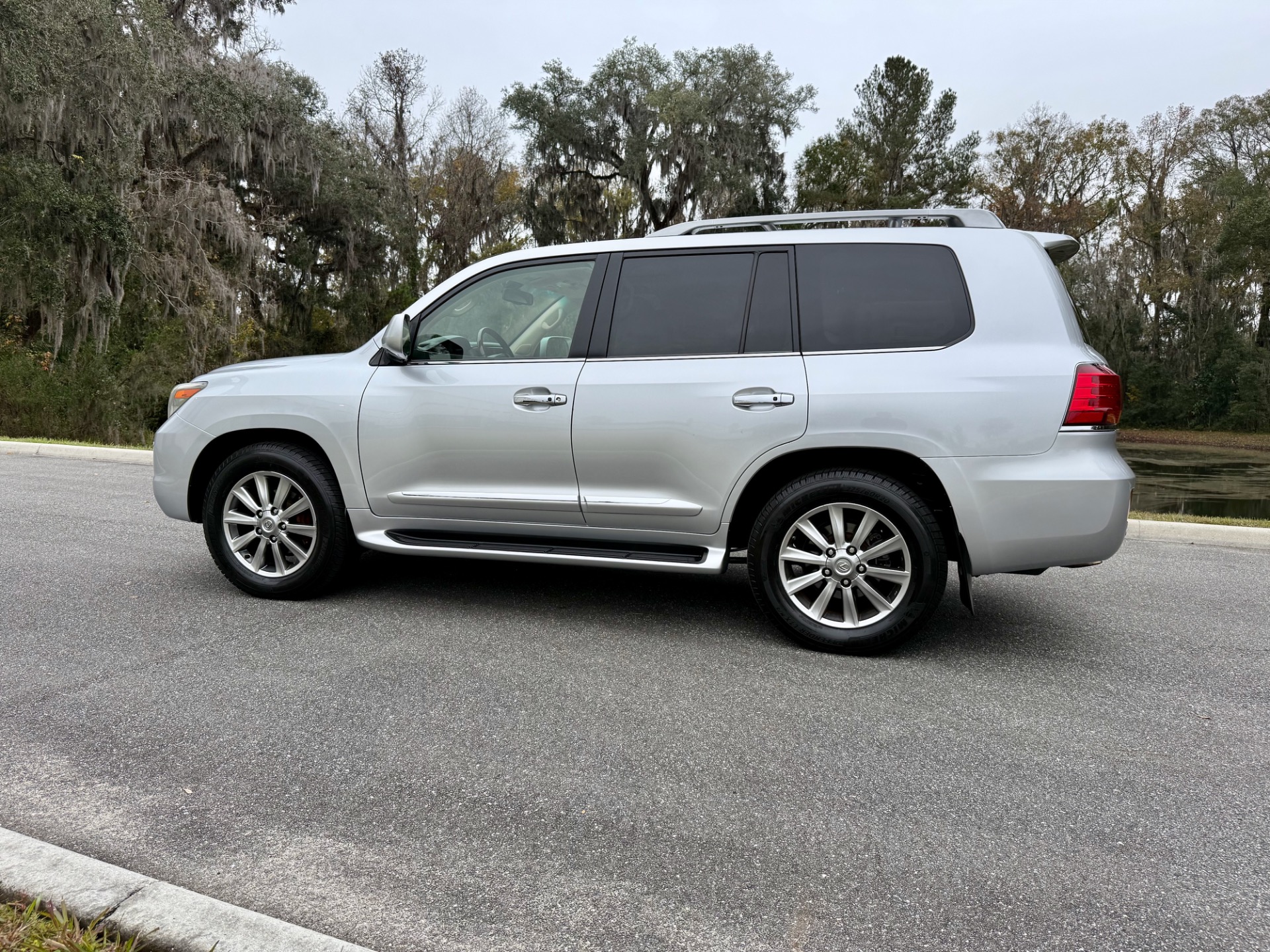 Used-2010-Lexus-LX-570-MERCURY-SILVER-BEAUTIFUL!-1735326718