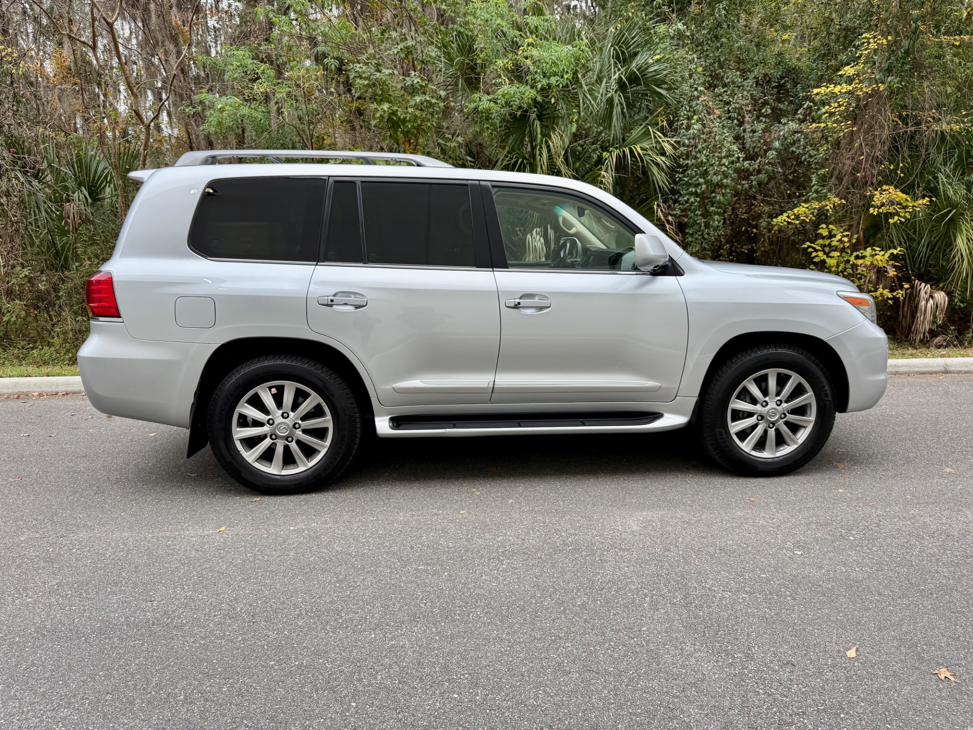 Used-2010-Lexus-LX-570-MERCURY-SILVER-BEAUTIFUL!-1735326719