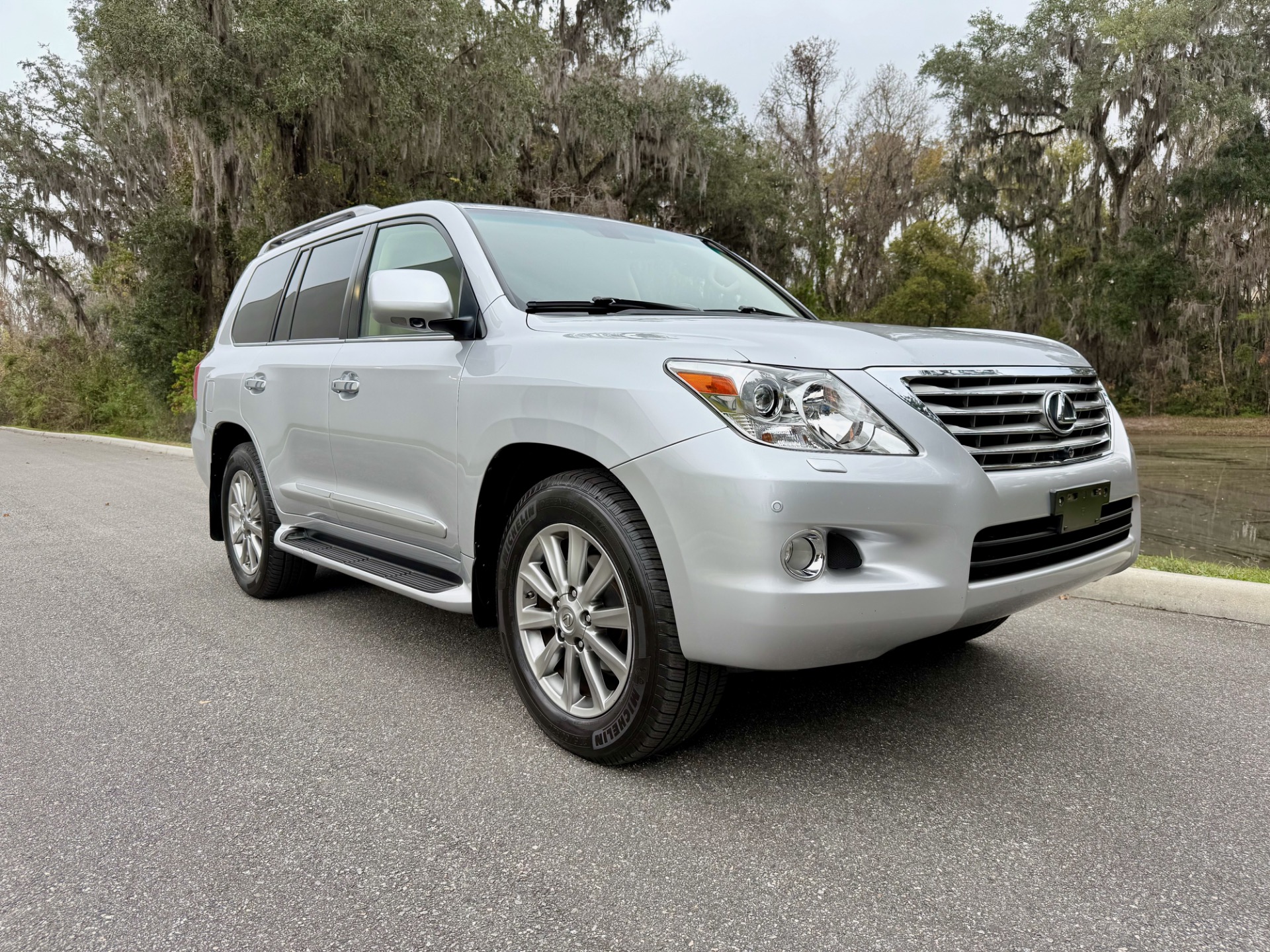 Used-2010-Lexus-LX-570-MERCURY-SILVER-BEAUTIFUL!-1735326720 (1)