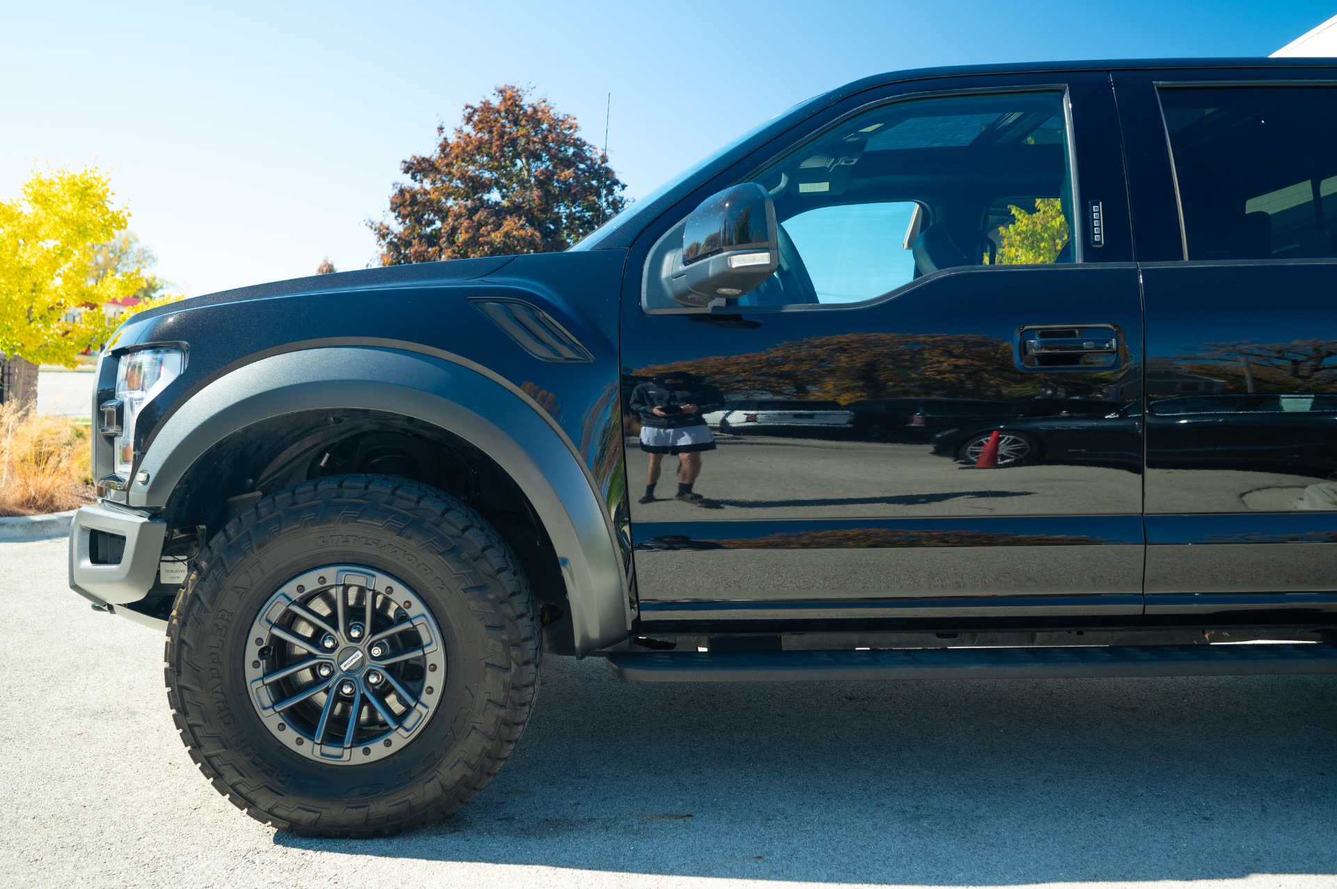 Used-2019-Ford-F-150-Raptor-1729801439 (1)