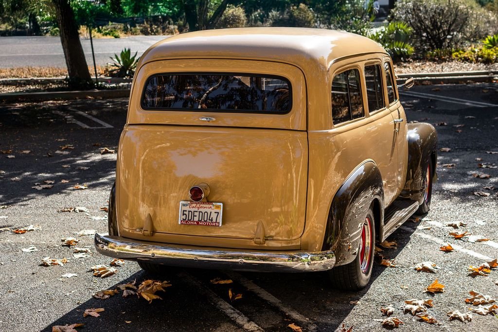 1949-chevrolet-suburban-for-sale-laguna-beach-ca-02