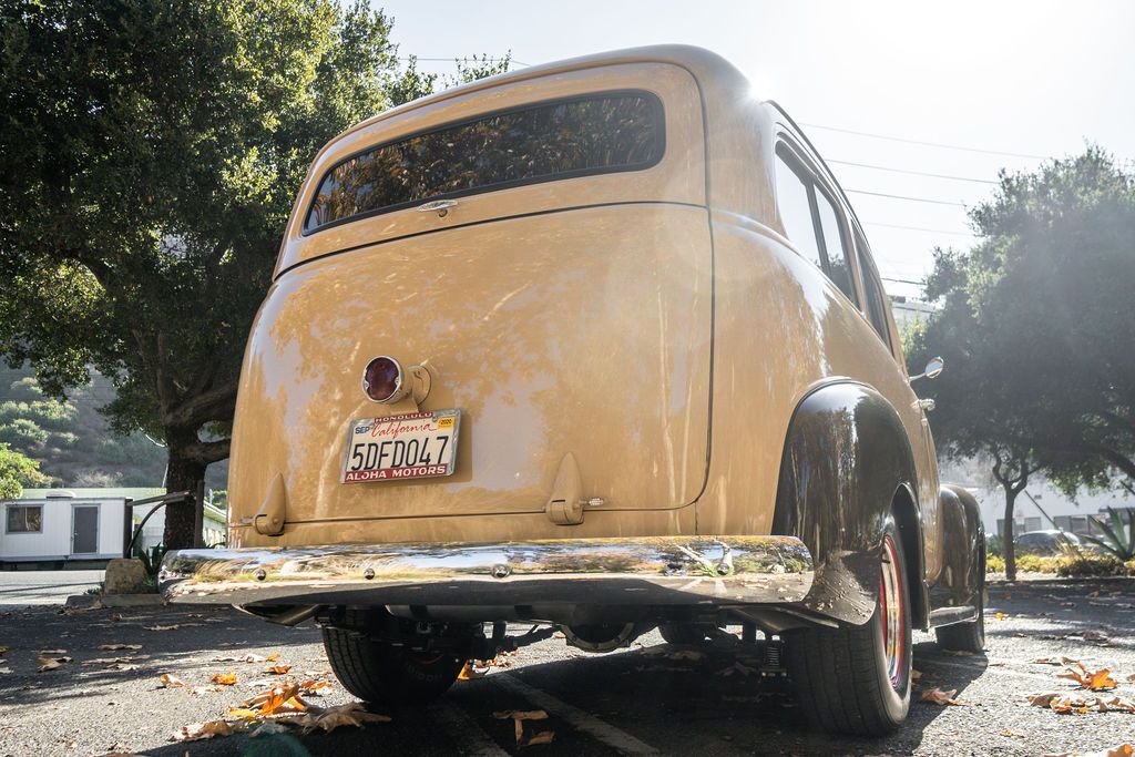 1949-chevrolet-suburban-for-sale-laguna-beach-ca-16