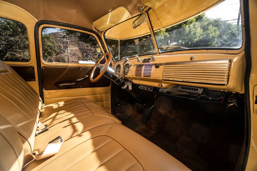 1949-chevrolet-suburban-for-sale-laguna-beach-ca-43