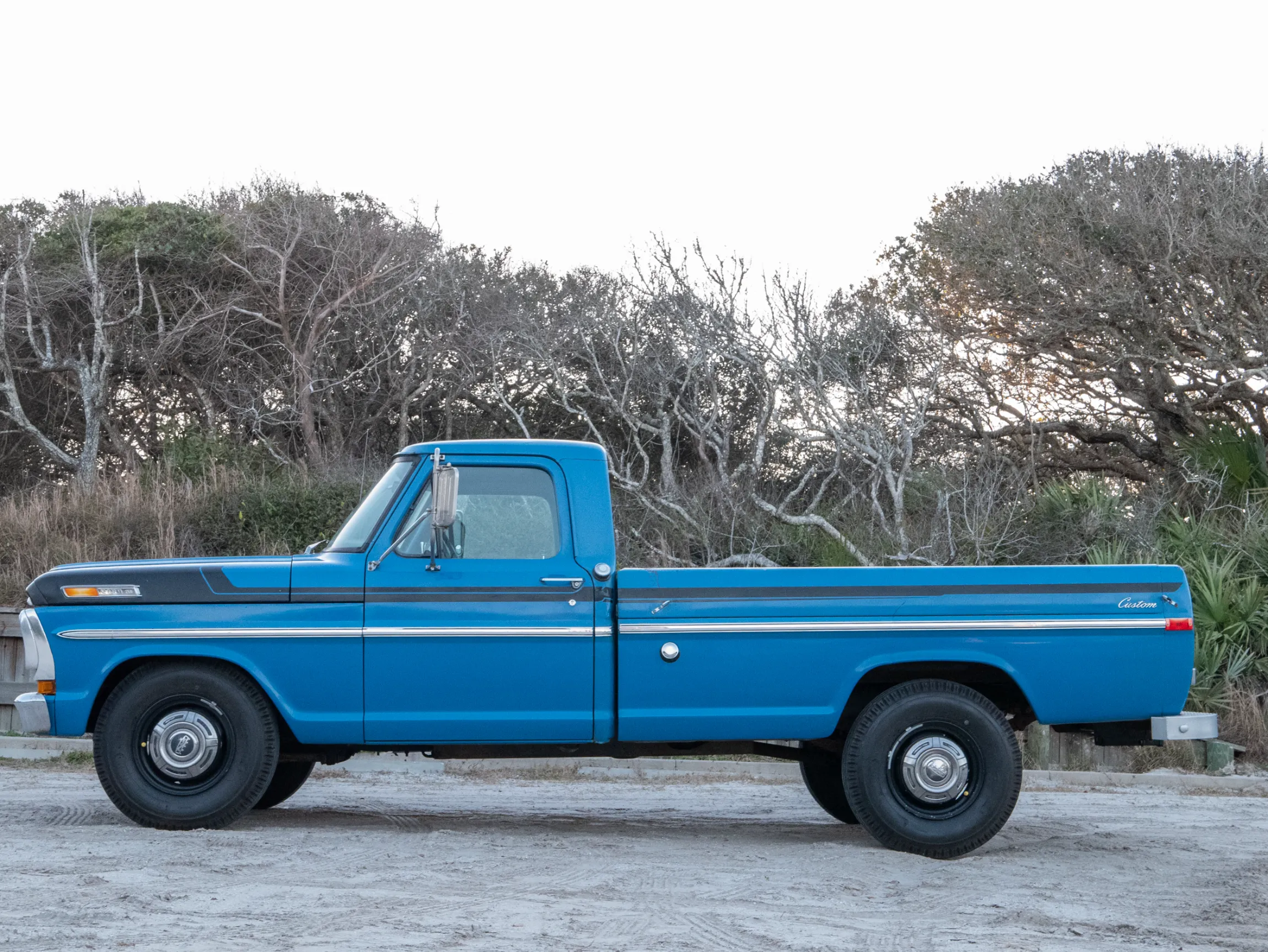 1972-Ford-F-250-for-sale-brown-co-motorcars-21