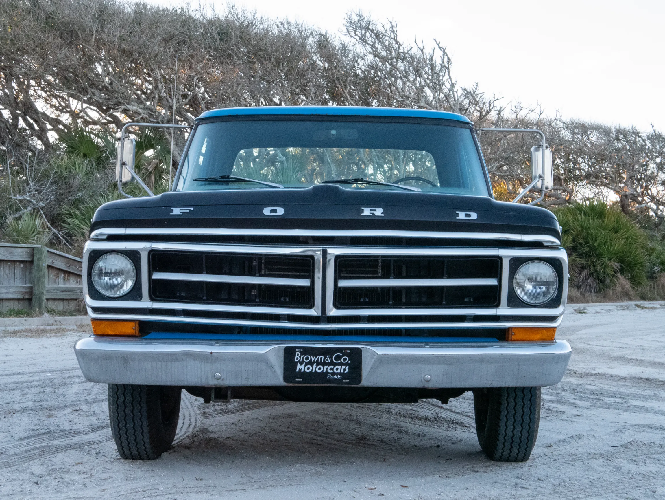 1972-Ford-F-250-for-sale-brown-co-motorcars-27