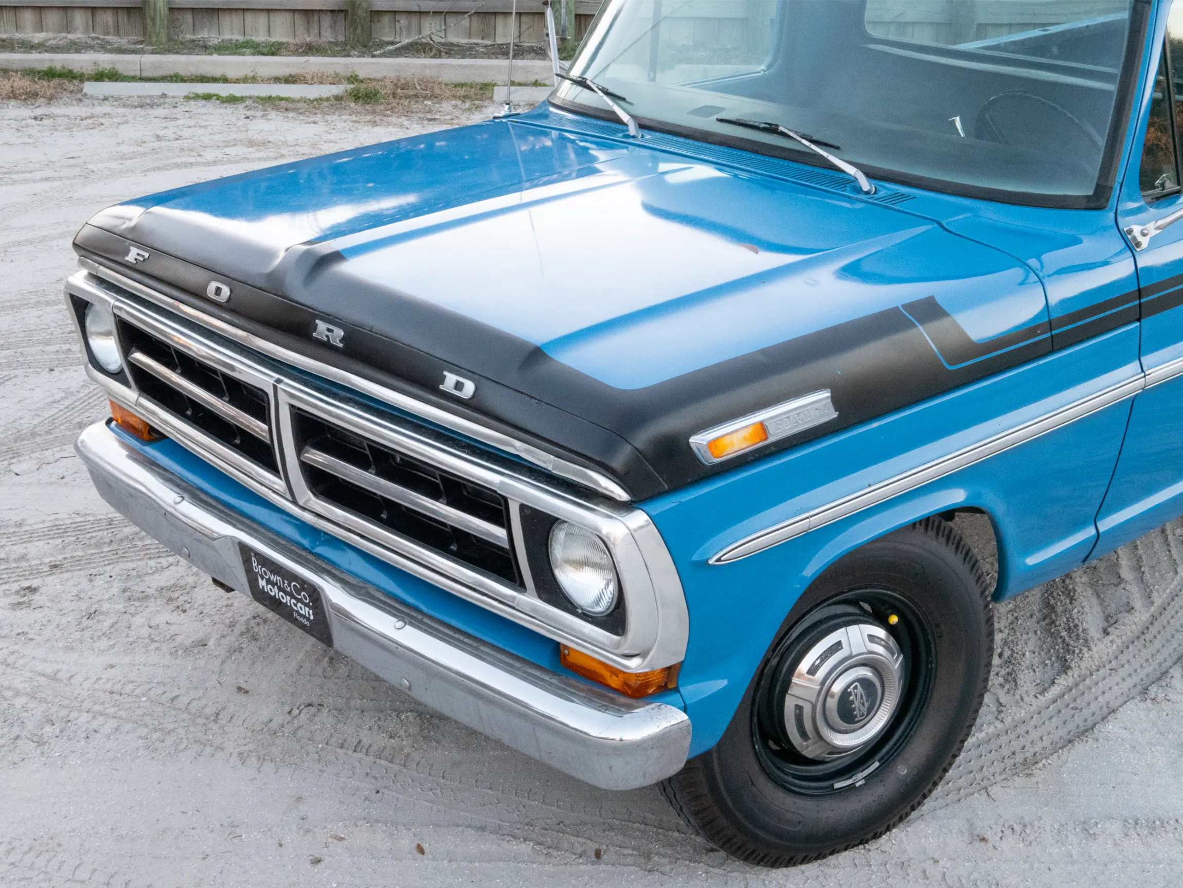 1972-Ford-F-250-for-sale-brown-co-motorcars-29