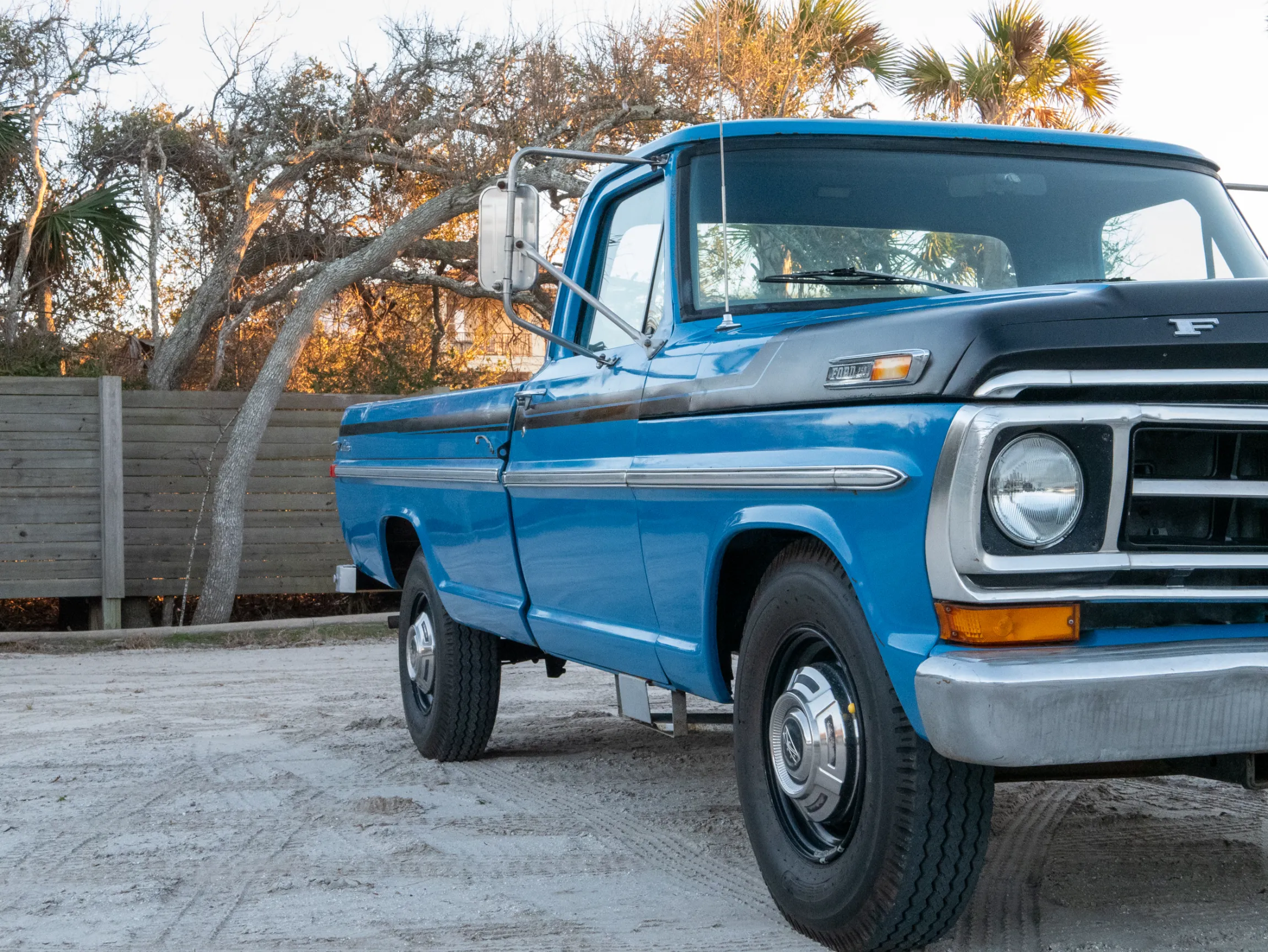 1972-Ford-F-250-for-sale-brown-co-motorcars-30