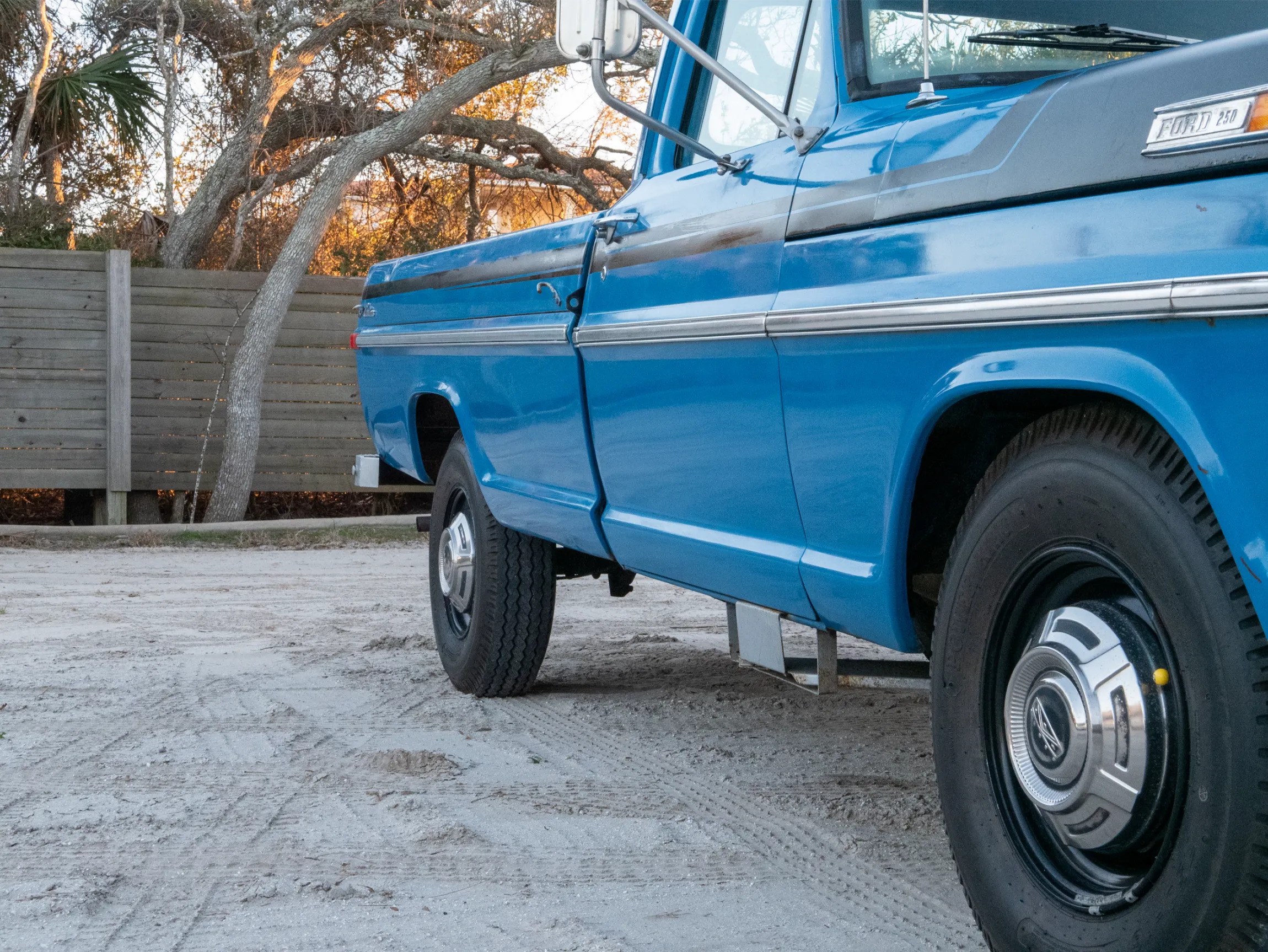 1972-Ford-F-250-for-sale-brown-co-motorcars-33