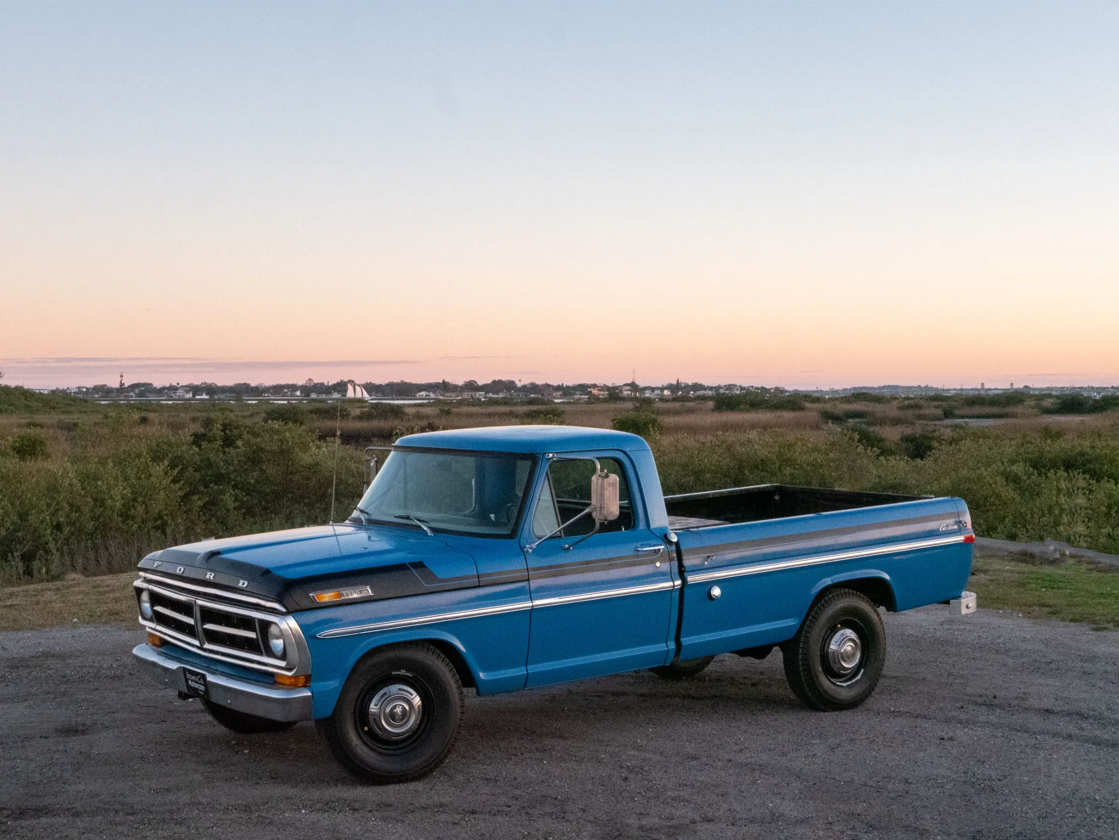 1972-Ford-F-250-for-sale-brown-co-motorcars-45