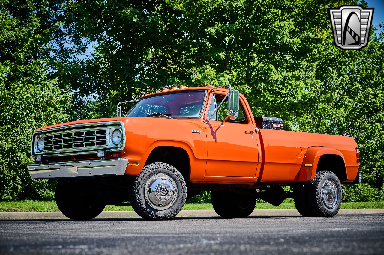 1973-dodge-power-wagon-for-sale-02