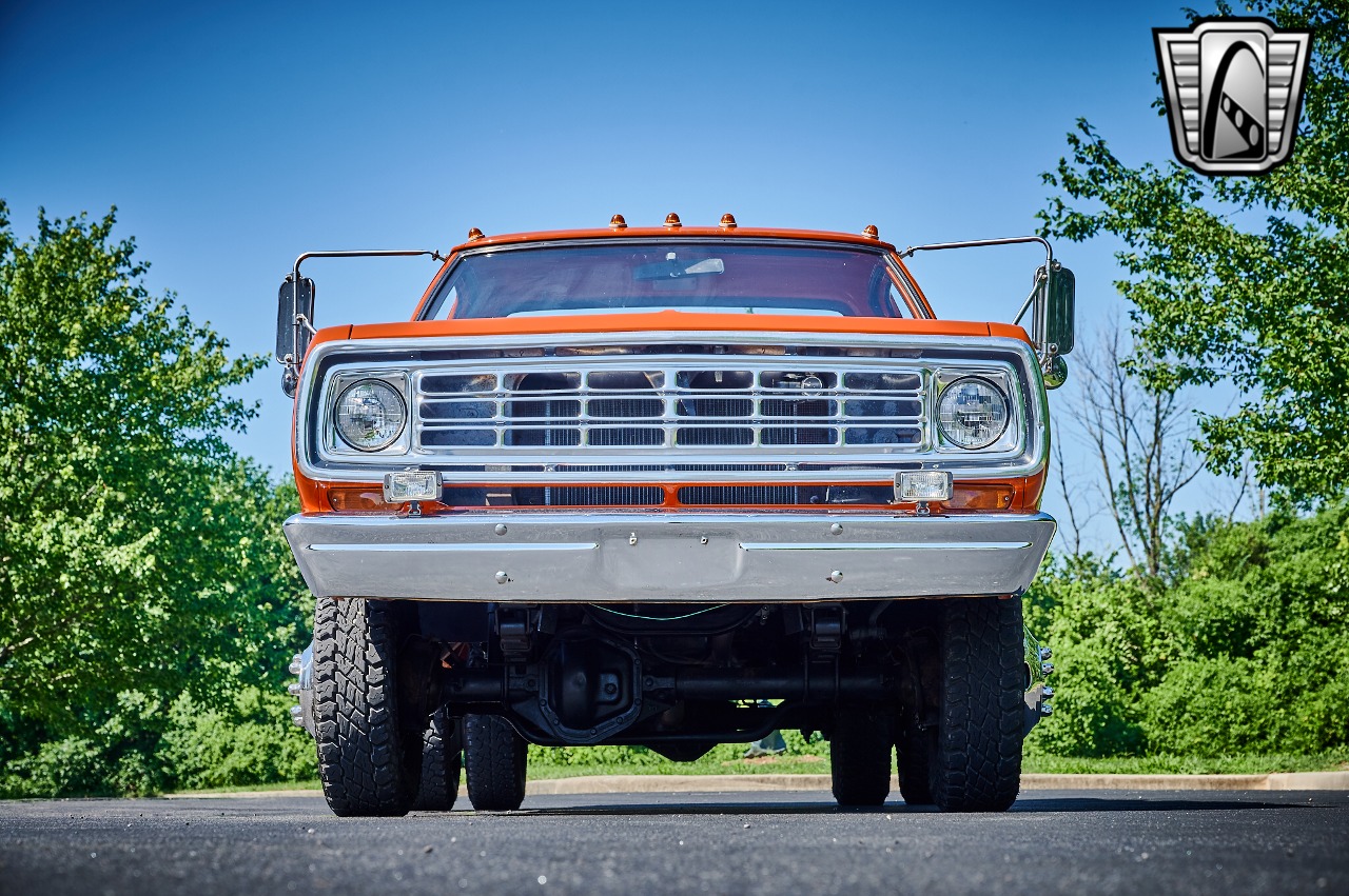 1973-dodge-power-wagon-for-sale-11