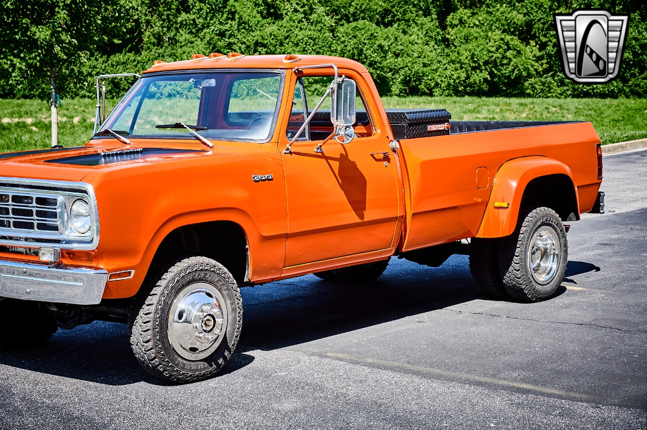 1973-dodge-power-wagon-for-sale-12