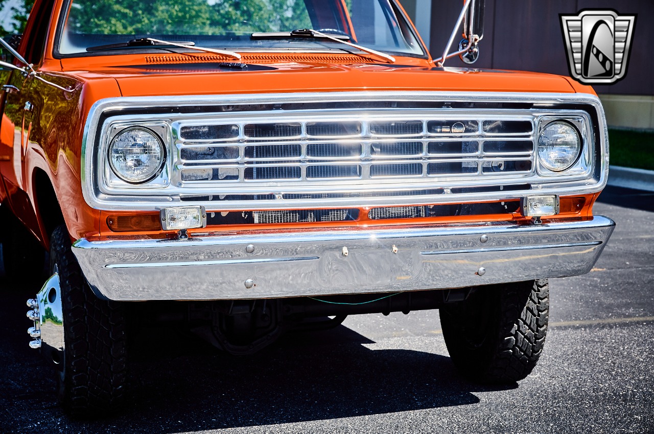 1973-dodge-power-wagon-for-sale-14