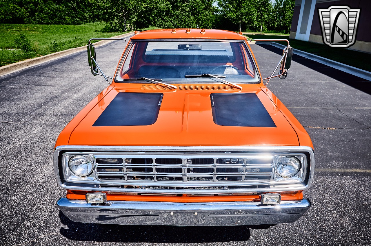 1973-dodge-power-wagon-for-sale-16