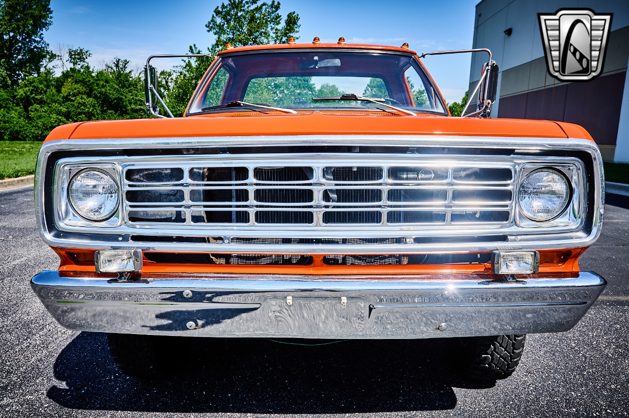 1973-dodge-power-wagon-for-sale-17