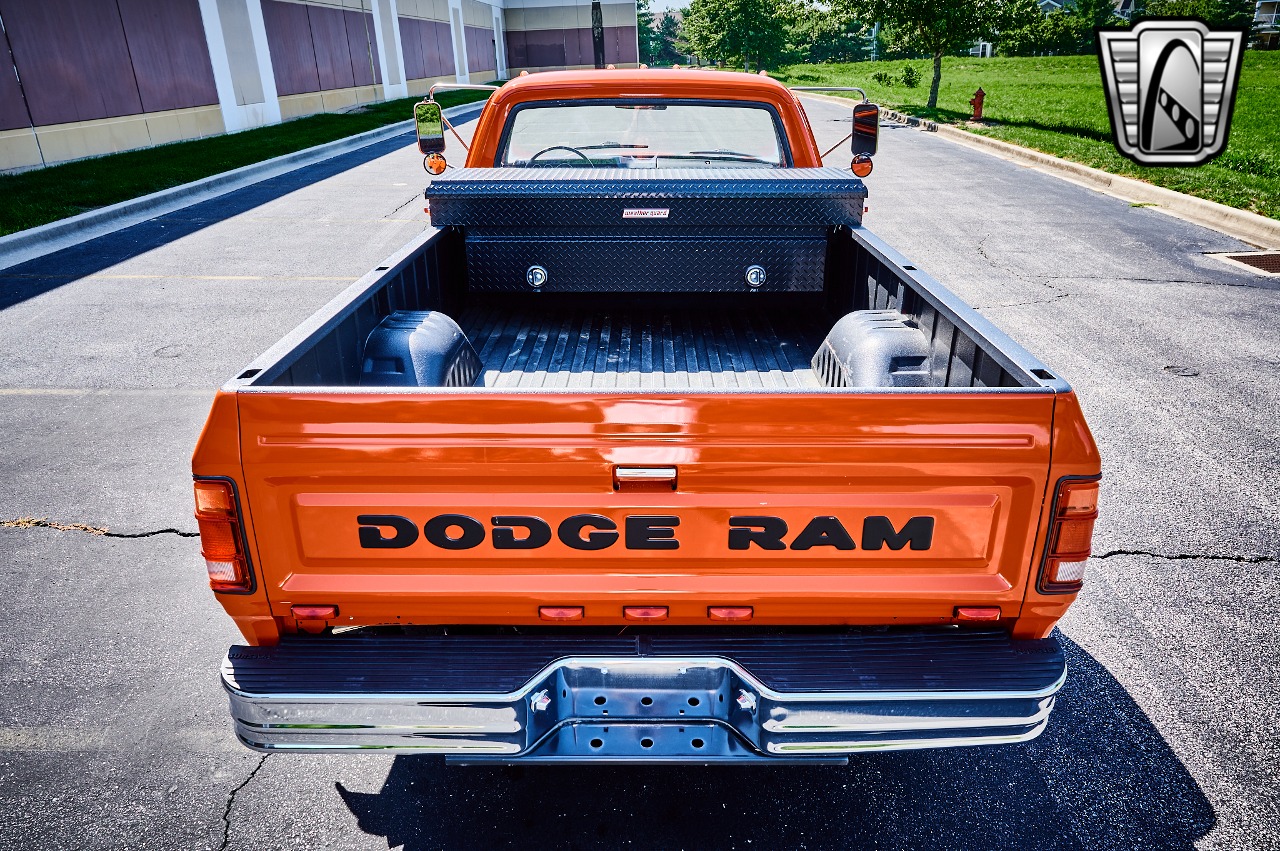 1973-dodge-power-wagon-for-sale-24