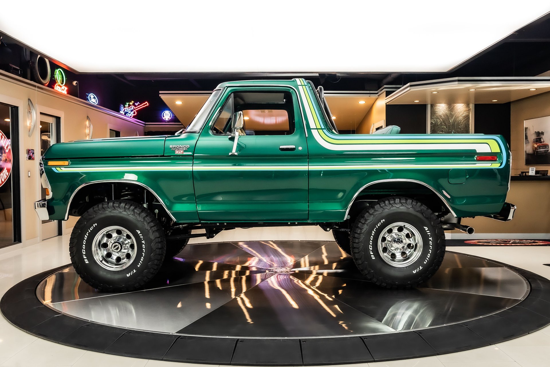 1978-ford-bronco-restomod-4x4-for-sale-plymouth-mi-30