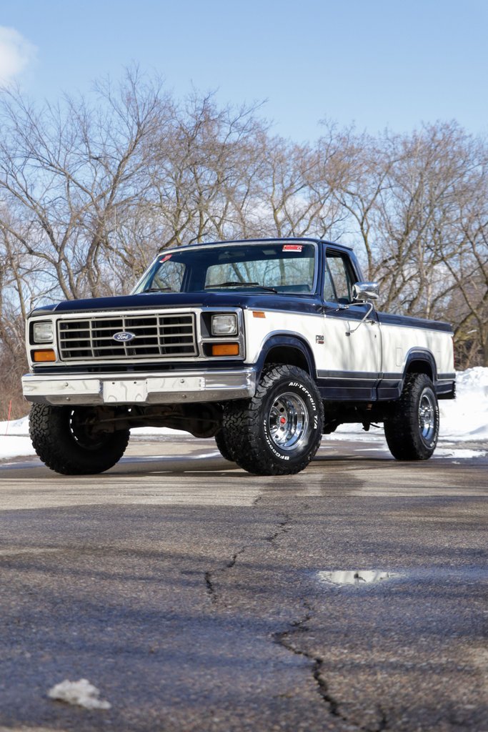 1983-ford-f150-xlt-for-sale-grand-rapids-mi-02