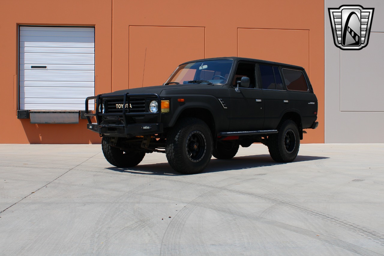 1985-toyota-land-cruiser-restored-for-sale-scottsdale-arizona-03