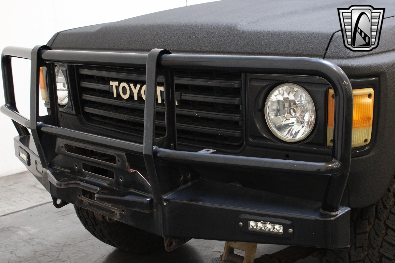 1985-toyota-land-cruiser-restored-for-sale-scottsdale-arizona-19