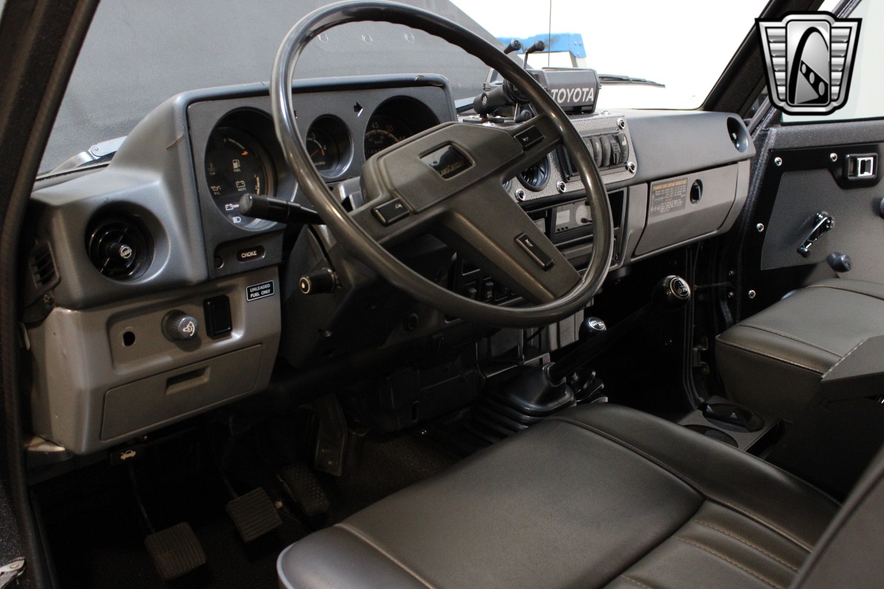 1985-toyota-land-cruiser-restored-for-sale-scottsdale-arizona-25