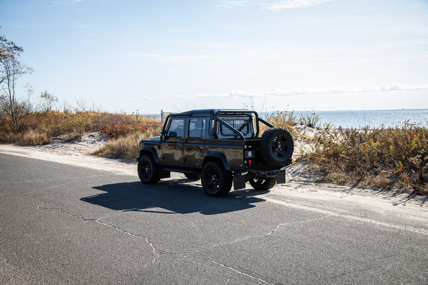 1987-land-rover-defender-110-pickup-by-tophat-for-sale-03