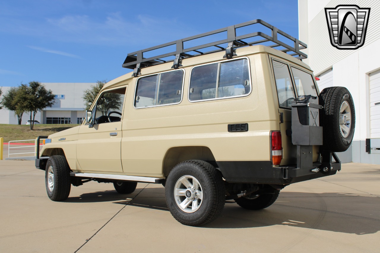 1990-toyota-land-cruiser-troopy-for-sale-06