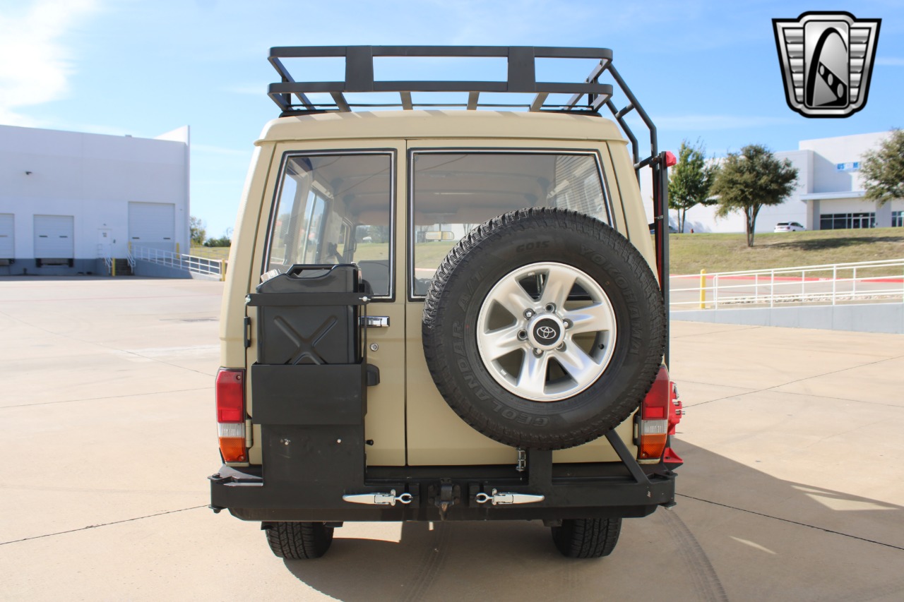 1990-toyota-land-cruiser-troopy-for-sale-07