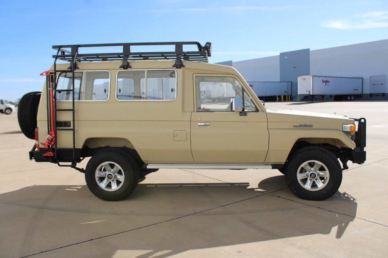 1990-toyota-land-cruiser-troopy-for-sale-11