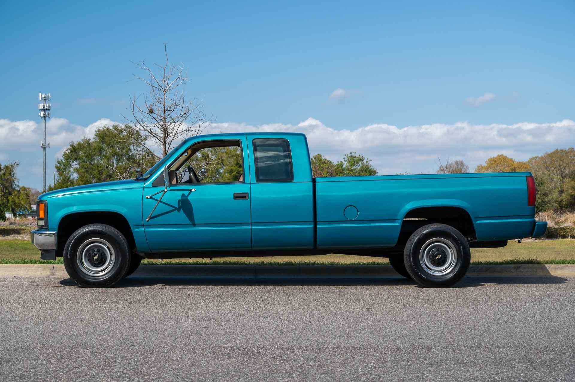 1993-chevrolet-c2500-for-sale-02