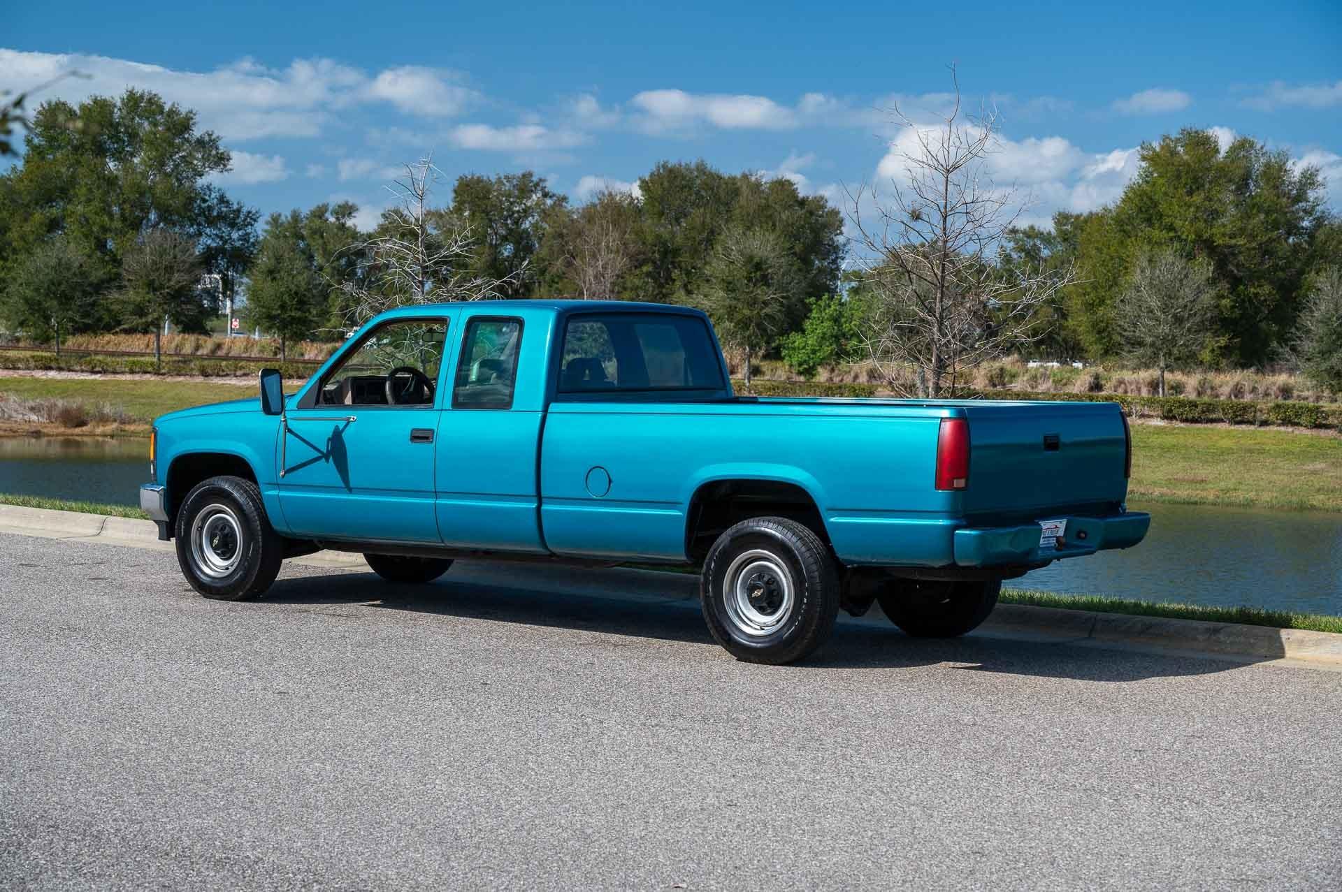 1993-chevrolet-c2500-for-sale-03