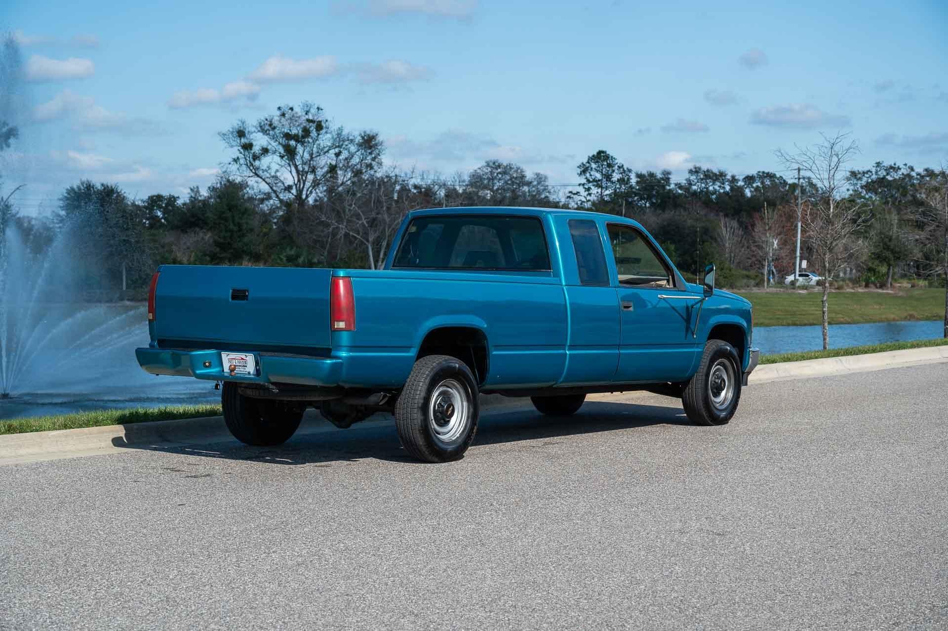 1993-chevrolet-c2500-for-sale-05