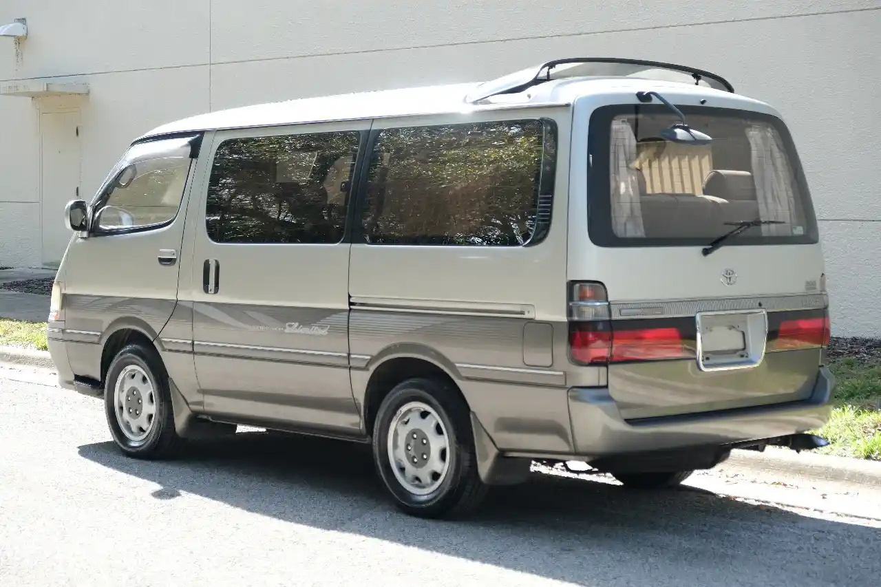 1996-toyota-hiace-super-custom-for-sale-02