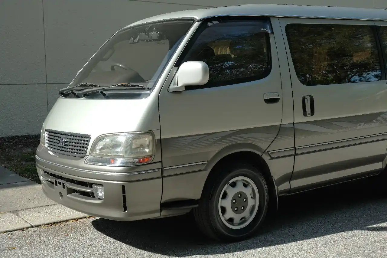 1996-toyota-hiace-super-custom-for-sale-07