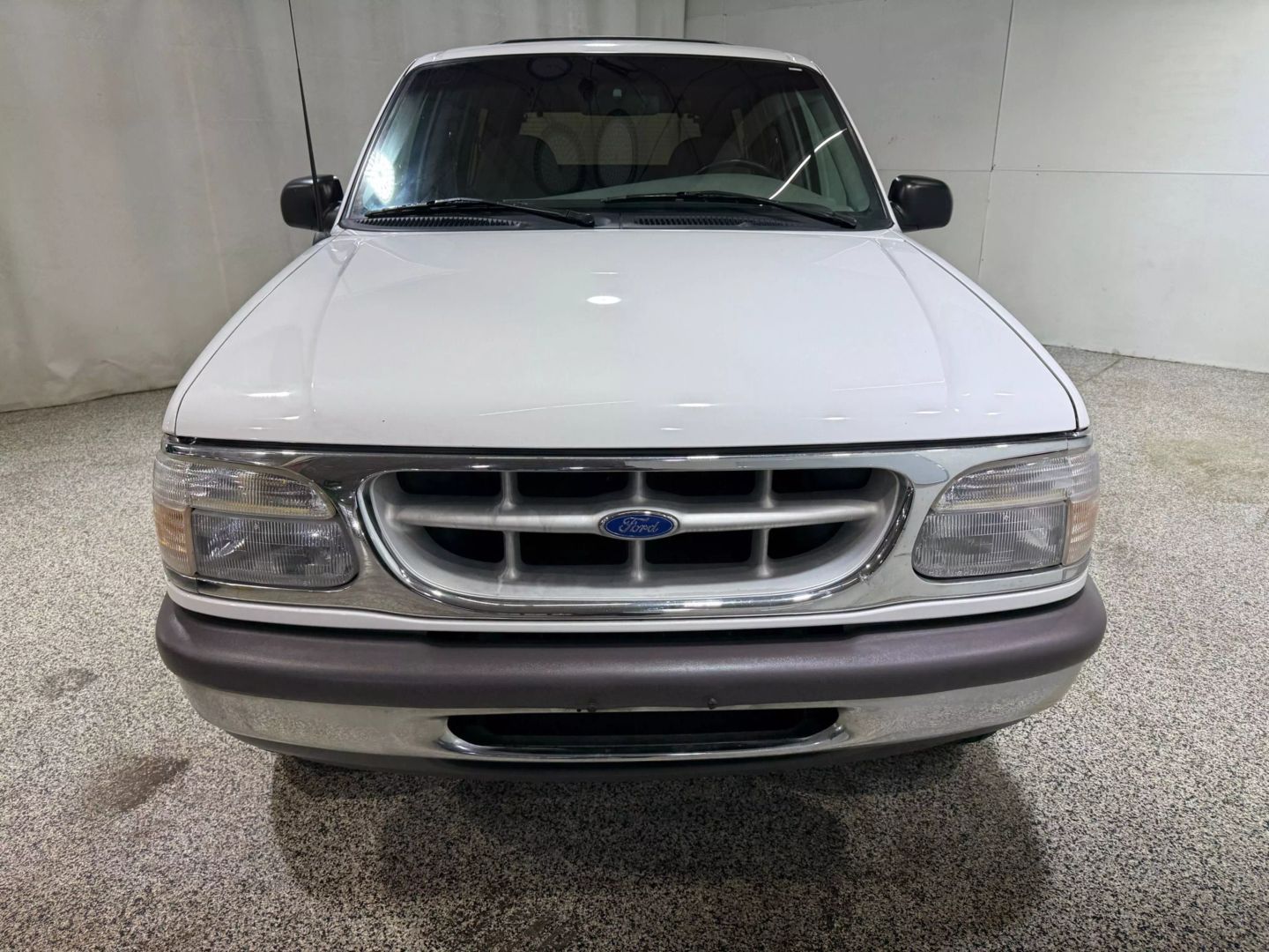 1997-ford-explorer-4x4-for-sale-01