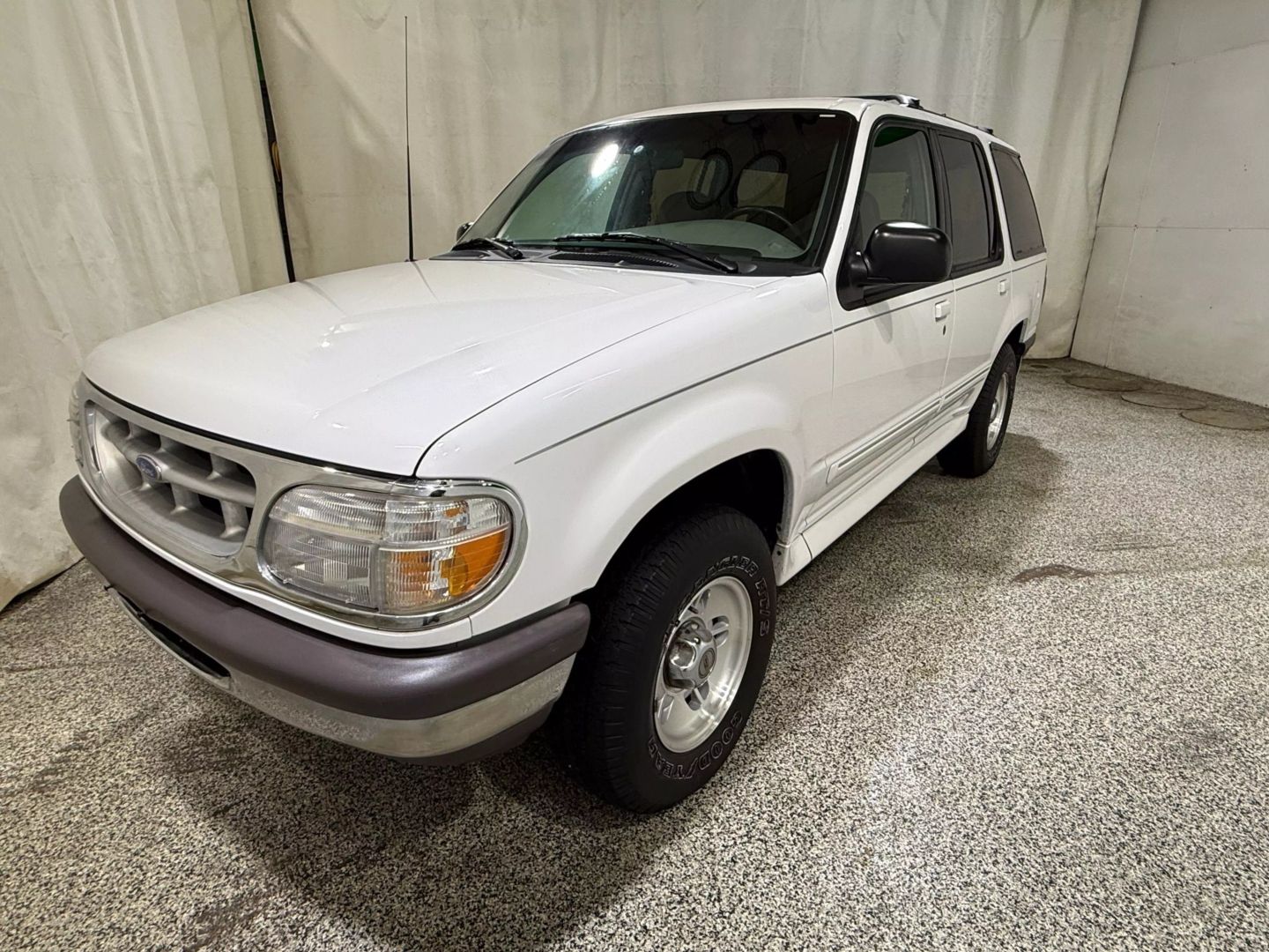 1997-ford-explorer-4x4-for-sale-02