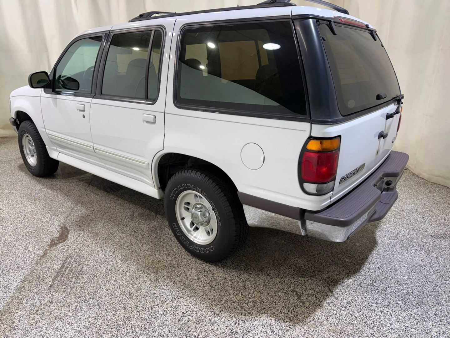 1997-ford-explorer-4x4-for-sale-03