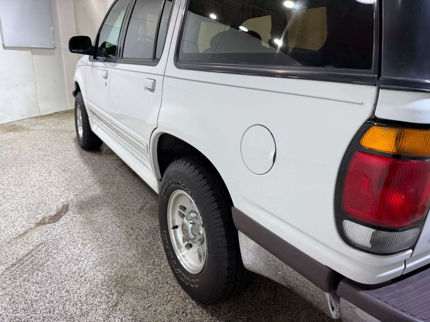 1997-ford-explorer-4x4-for-sale-11