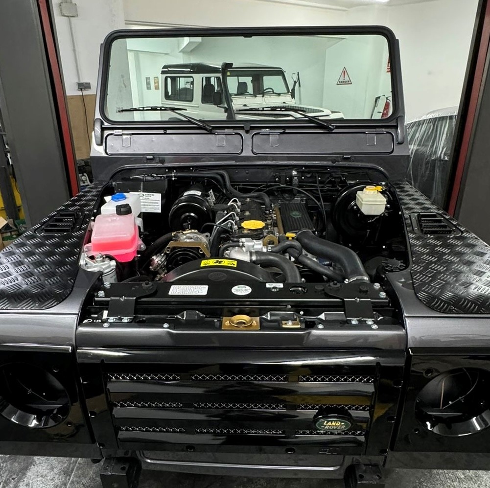 1997-land-rover-defender-motor-curator-tdi-03